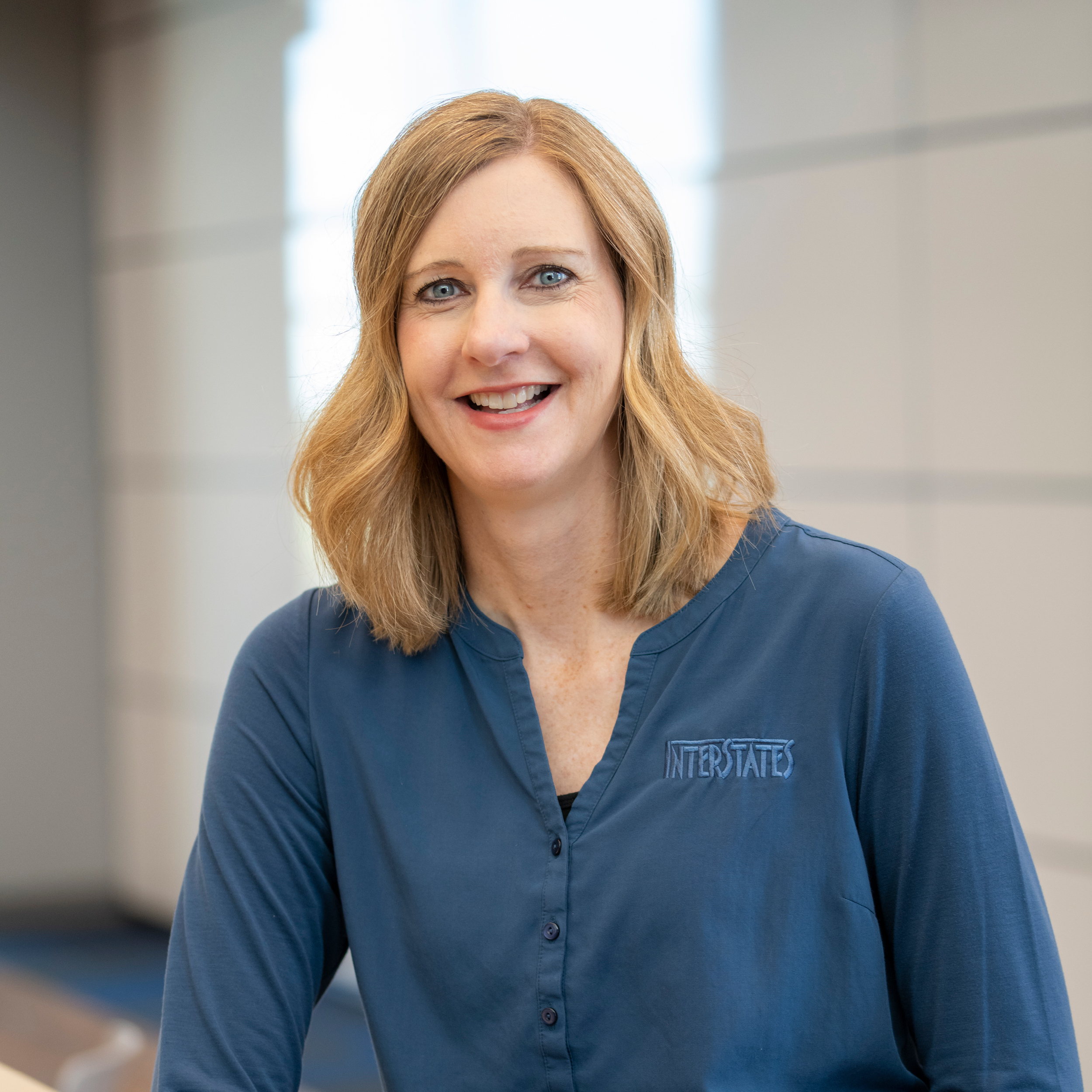 Headshot of Catherine Bloom.